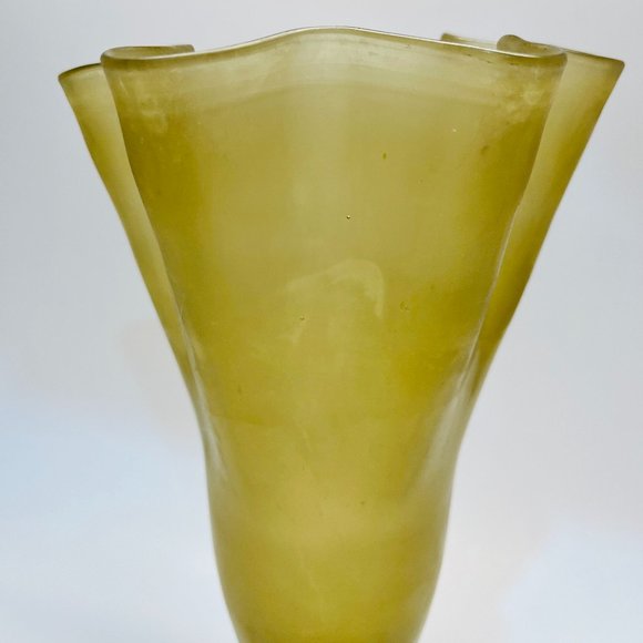 Art Nouveau Vintage Hand-pulled, Hand-blown Yellow Brown Frosted Ruffle Vase - Picture 8 of 10